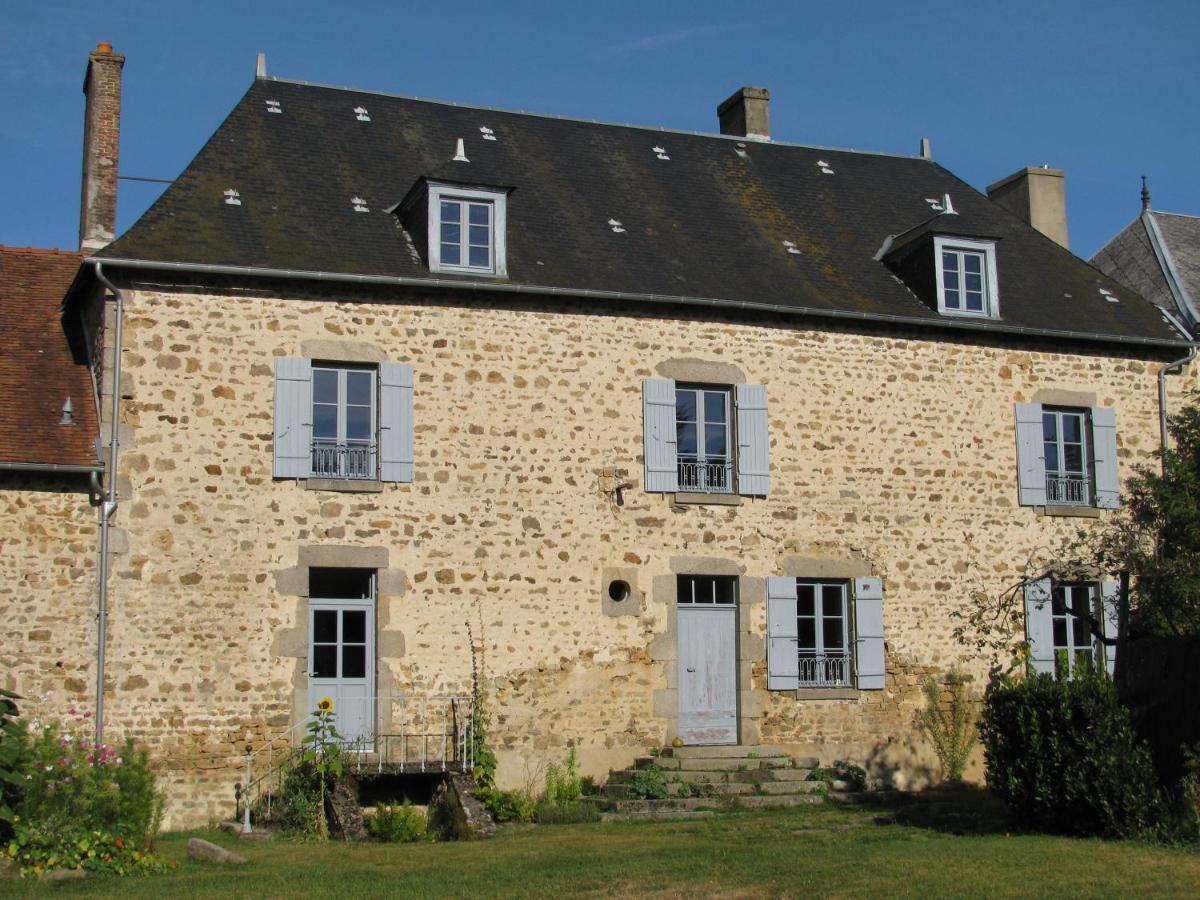 Chambres D'Hotes -B&B- La Bonneterie Montaigut-le-Blanc  エクステリア 写真